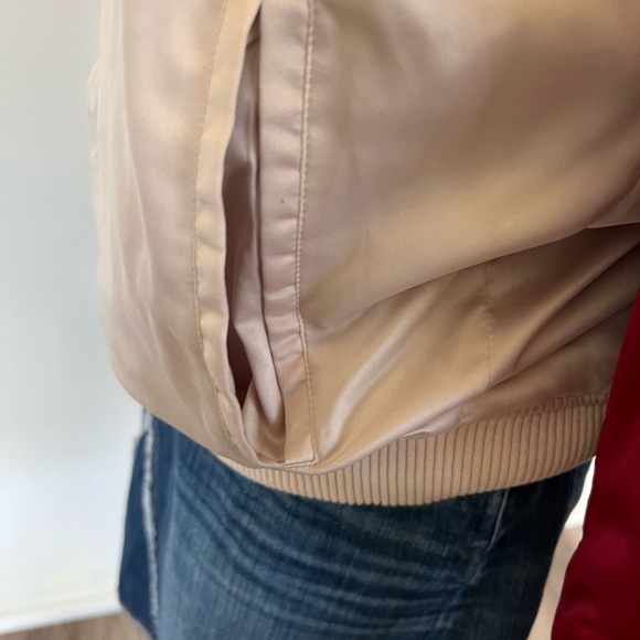 Honey Punch reservable satin bomber jacket. Embroidered/quilted medium - Picture 6 of 16